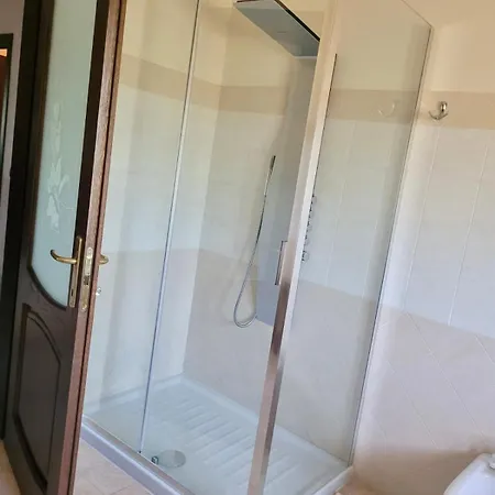 Immaculate 4-bed House In Aurora Villa